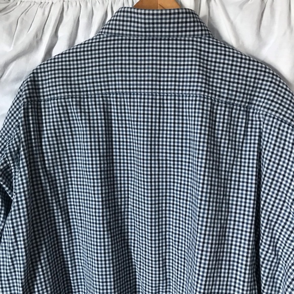 EUC Men’s button down. 3XL fits like a 2XL, therefore listed as such. - Picture 7 of 11
